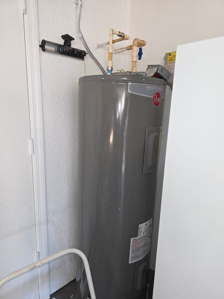 Water heaters for Jet plumbing and drain cleaning in Hollywood, FL