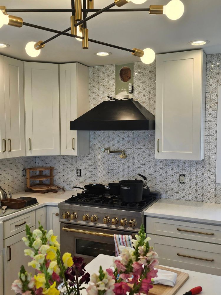 Interior Renovations for DL Construction & Flooring in Morehead City, NC