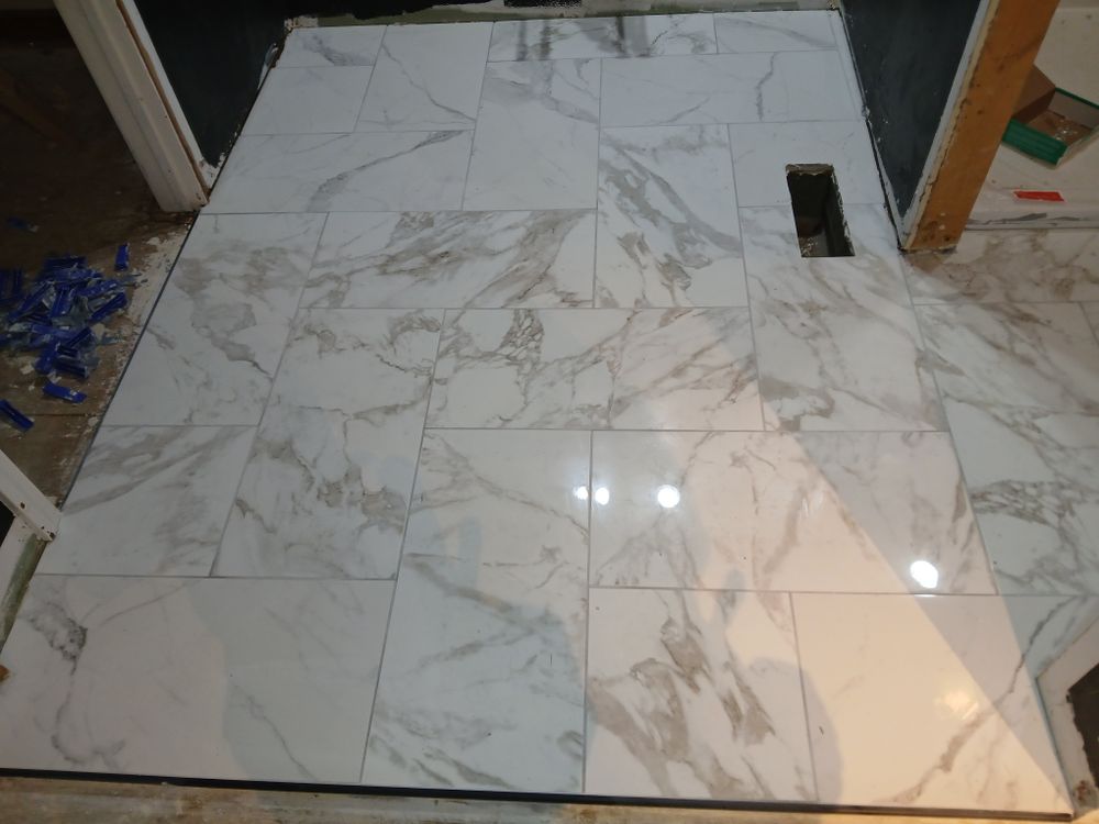 Makanda master and full bath for Dead Tree General Contracting in Carbondale, Illinois