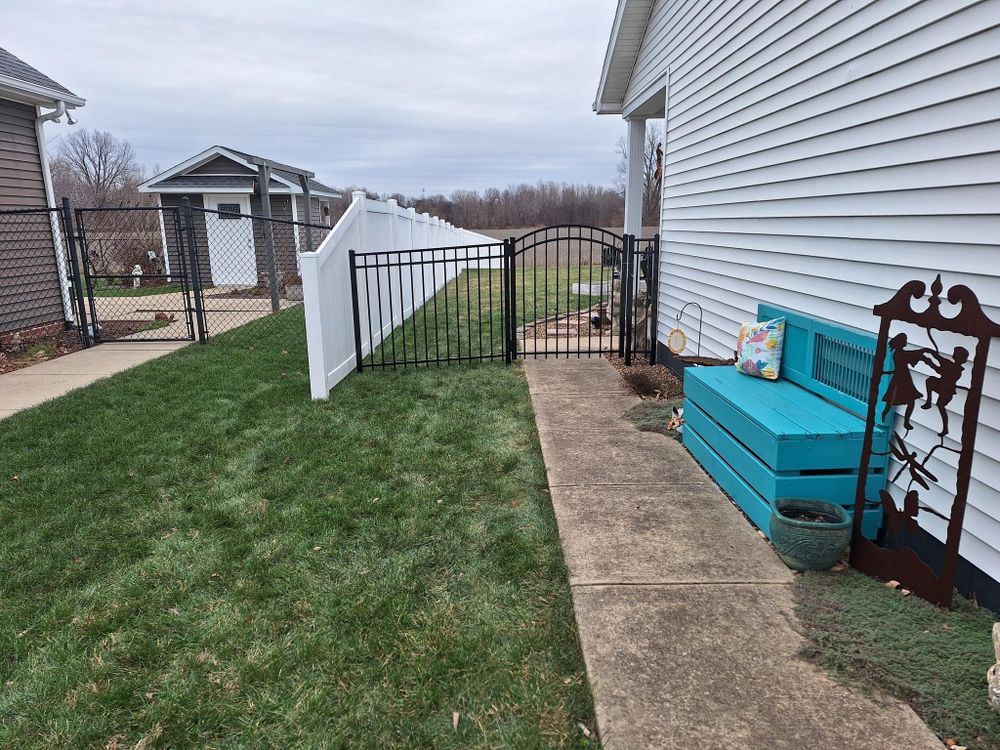 All Photos for Apex Fence in Henderson, KY