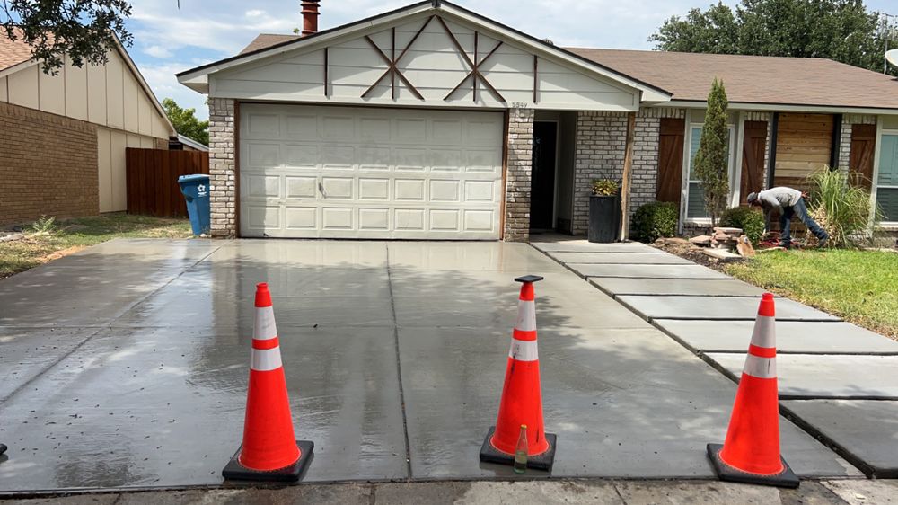 Driveways  for JM Concrete in Dallas, TX