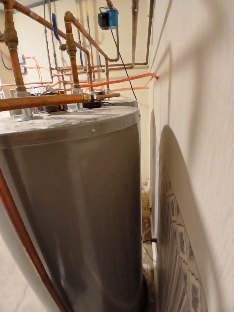 13 doors, 2 windows,  plus pool room Mechanics for Dead Tree General Contracting in Carbondale, Illinois