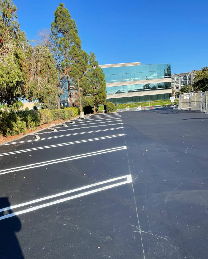 Asphalt and Paving for AGM Paving in Fresno, CA