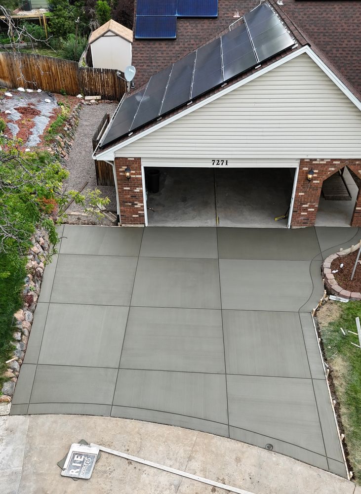 Concrete Driveways for B&M Concrete LLC in Longmont, CO