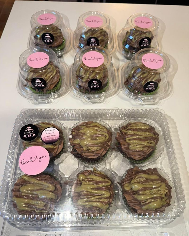 Custom Cakes and Cupcakes for Crumble Creations in Springfield, IL