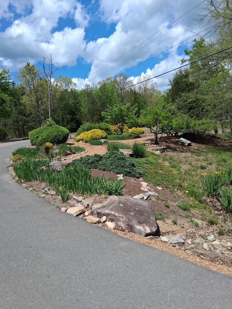 Landscaping for Starnes Hardscapes & Property Management LLC in Dunlap, TN