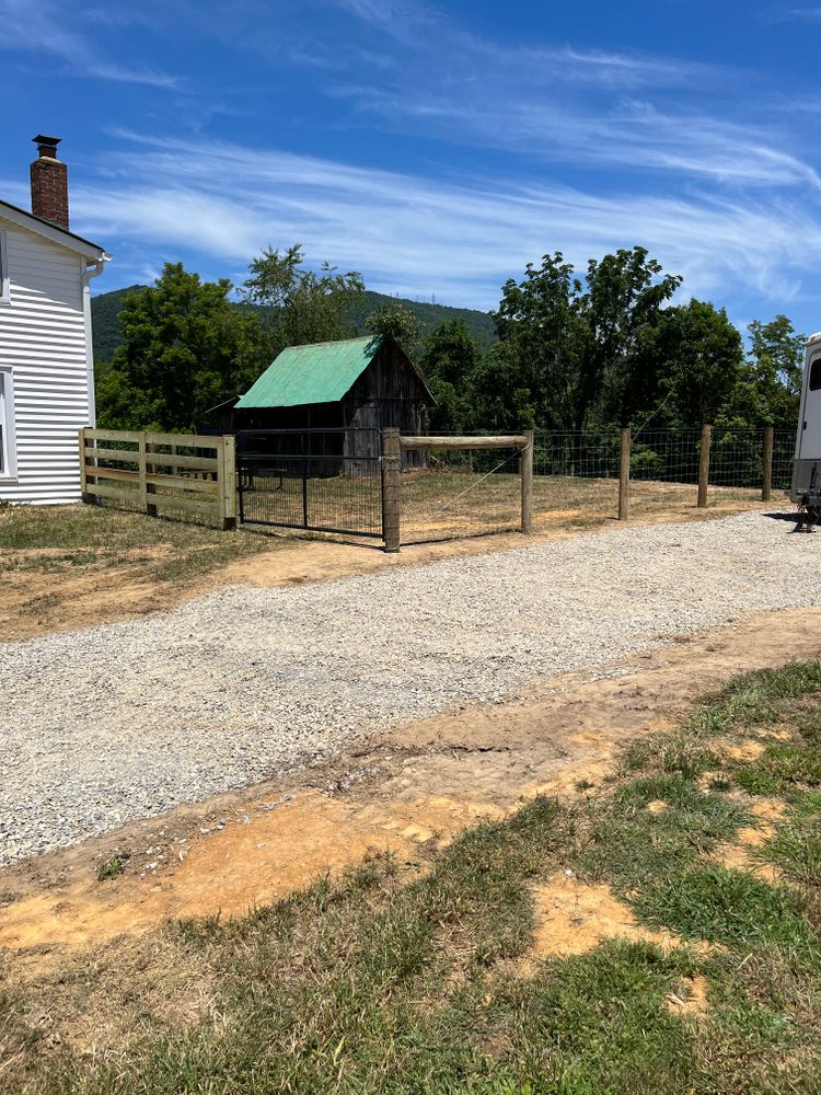 Fence for LB Fencing & Services in Archdale, NC