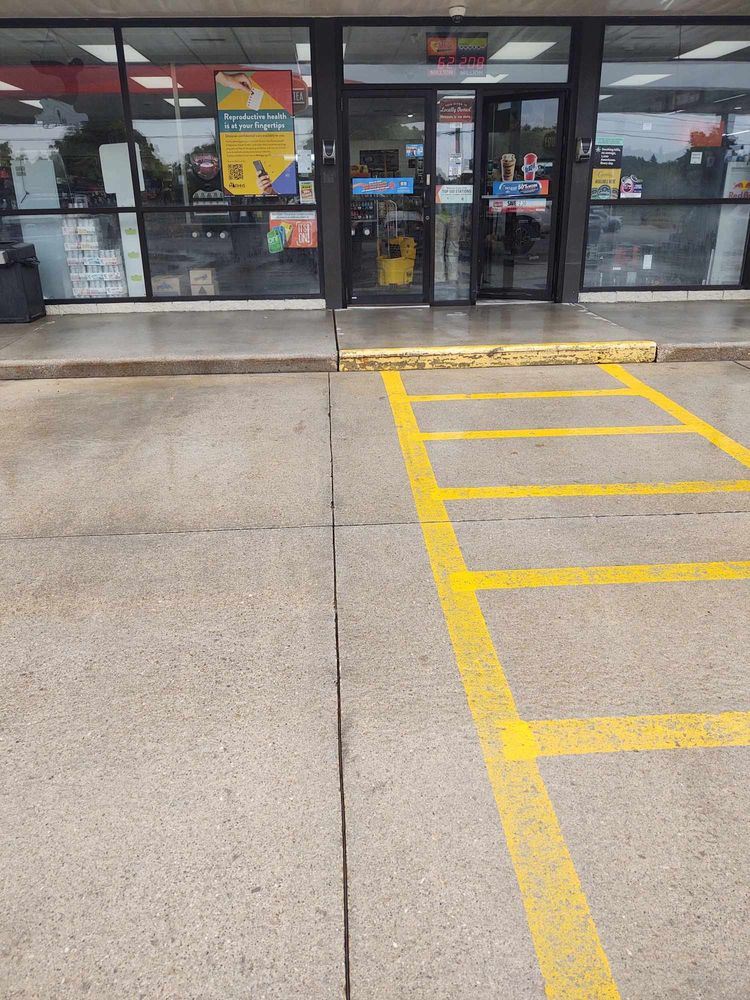 Pressure Washing for D & E Power Washing in Mt Pleasanr, MI