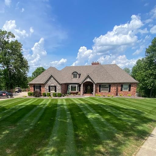 Lawn Maintenance for R & R Landscaping and Services, LLC in Poplar Bluff, MO