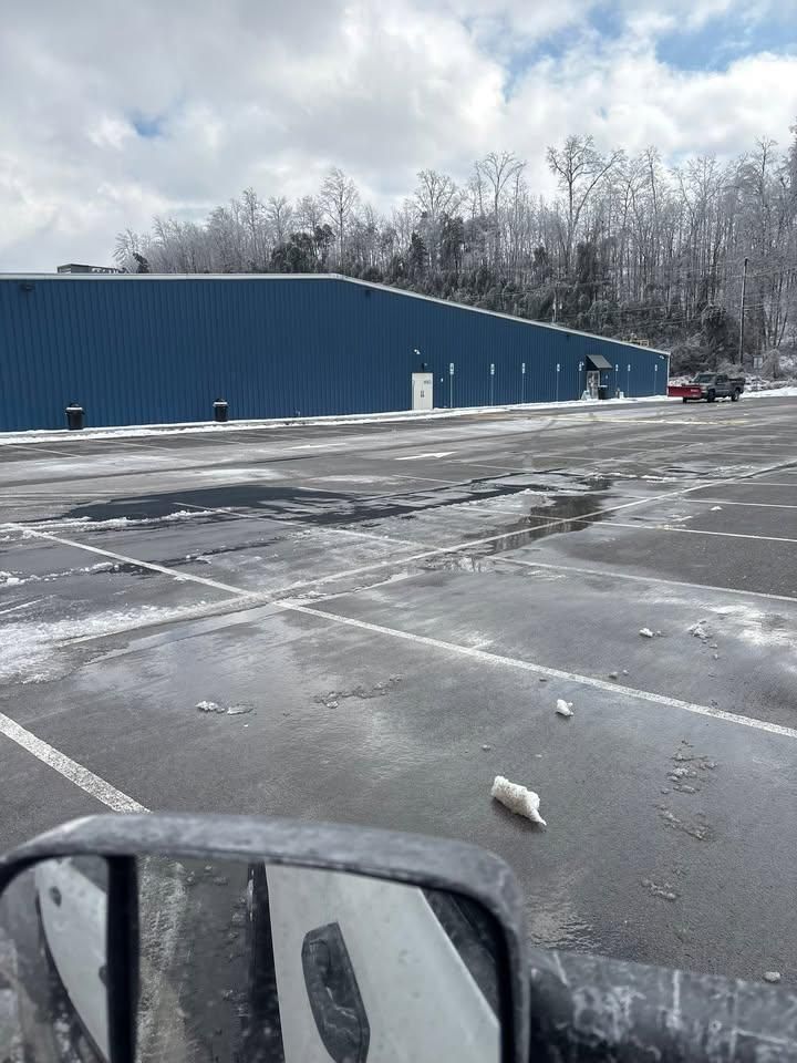 All Photos for Dust Till Dawn Lawn in London, Kentucky