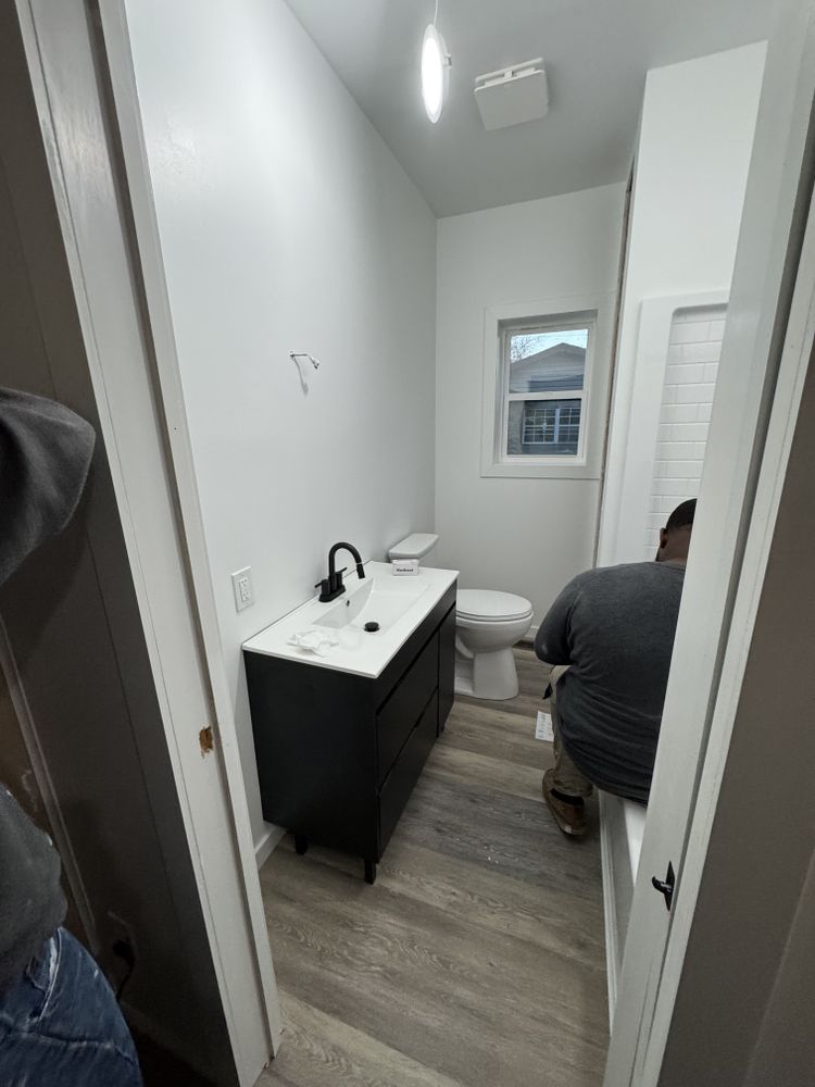 Steeleville bath for Dead Tree General Contracting in Carbondale, Illinois