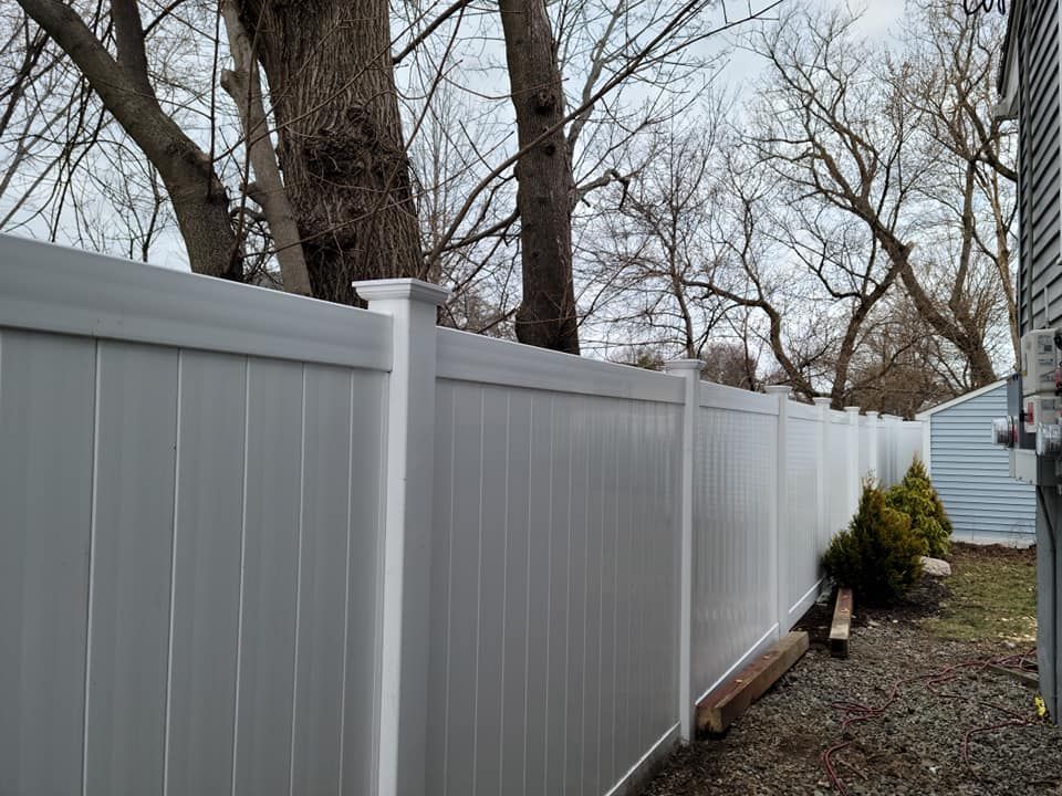 Vinyl Fences for Azorean Fence in Peabody, MA