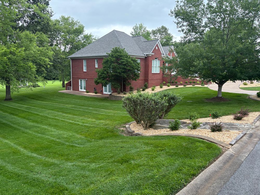 Landscaping for Bailey’s Lawn Care & Dirt Service in Murray, KY
