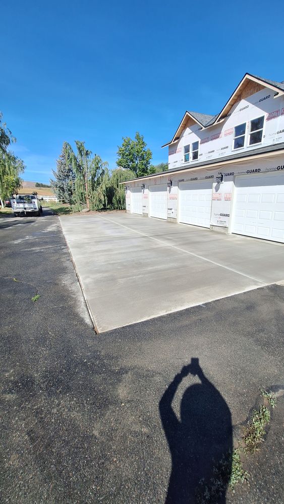 Garage Aprons for Richardson Restoration and Concrete in Ellensburg, WA