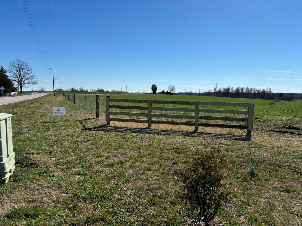 Fence for LB Fencing & Services in Archdale, NC