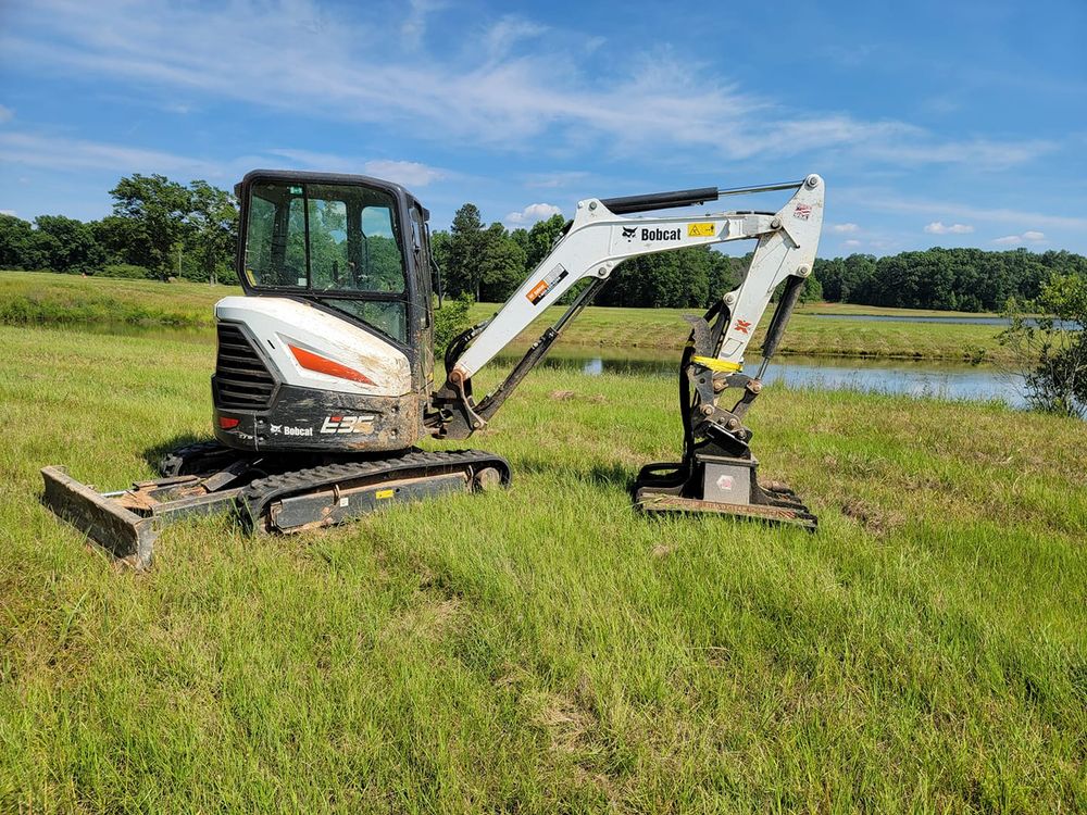 Grading for D&D Unlimited Landscaping in Hartwell, GA