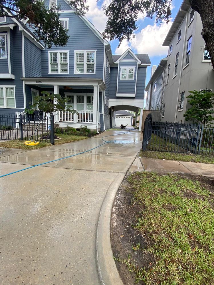 Home Softwash for E&E Pressure Washing Service in Houston, TX