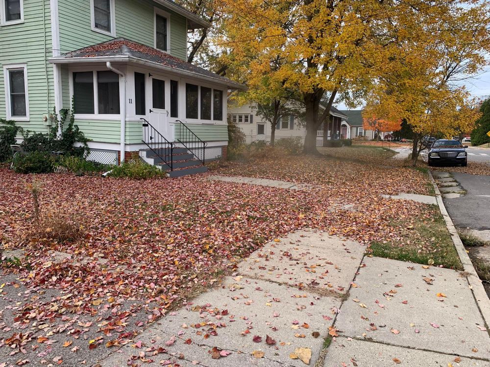 Fall Clean Up/ Leaf Removal for High Garden Landscapes in Middletown, Ohio