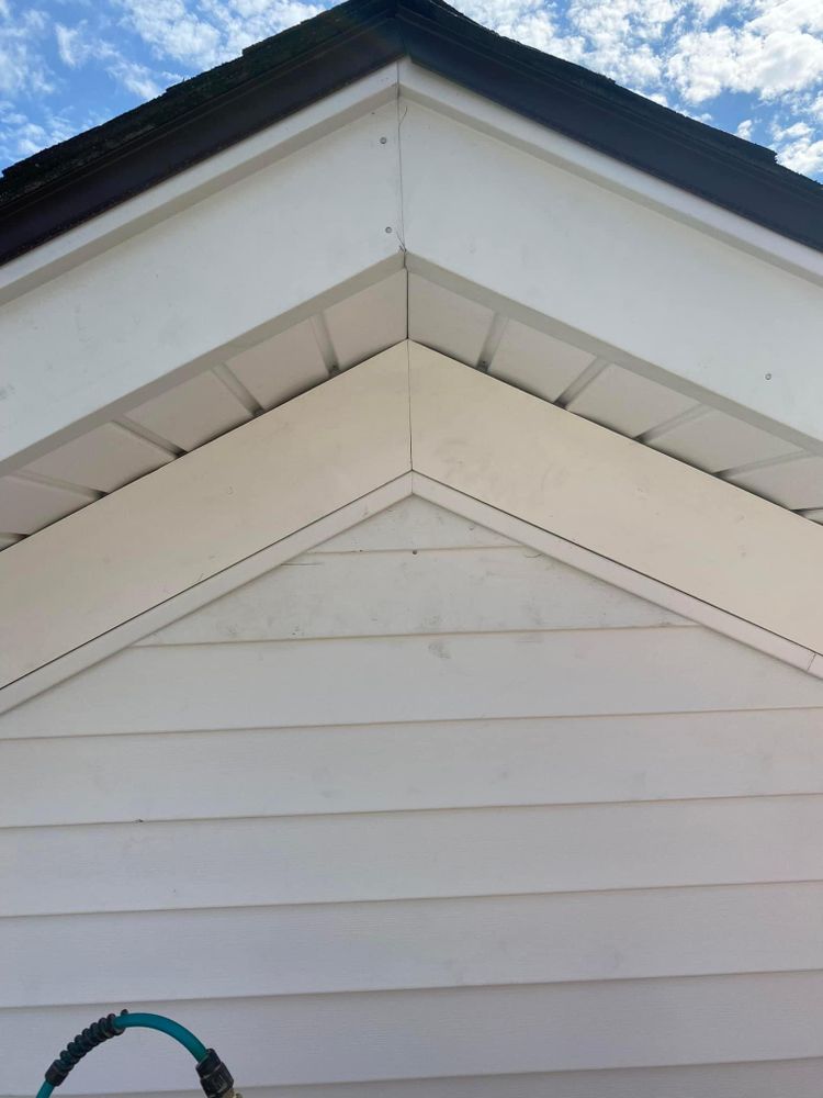 Vinyl siding  for Safe Roofing Inc in Jacksonville, NC