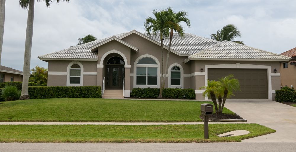 Roof Wash  for Foreshore Pressure Cleaning Services Inc in Holiday, FL