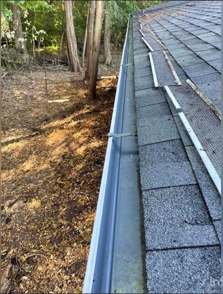 Gutter Cleaning for Blue Line Pressure Washing in Carthage, IL