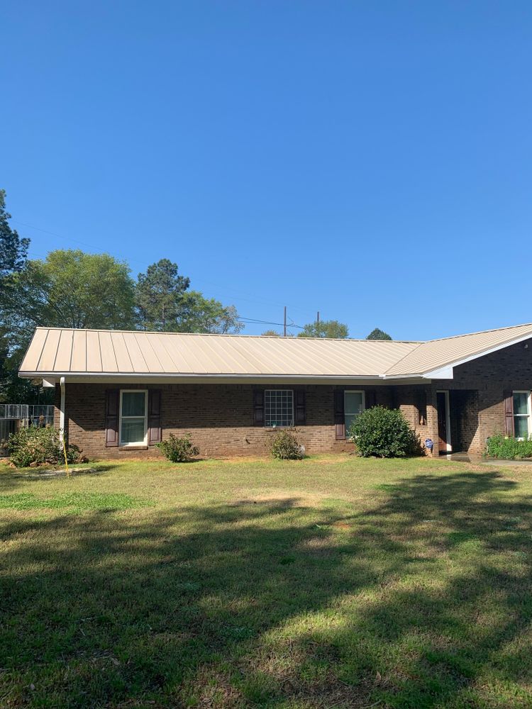 Roof cleaning for JB Applewhite's Pressure Washing in Anderson, SC