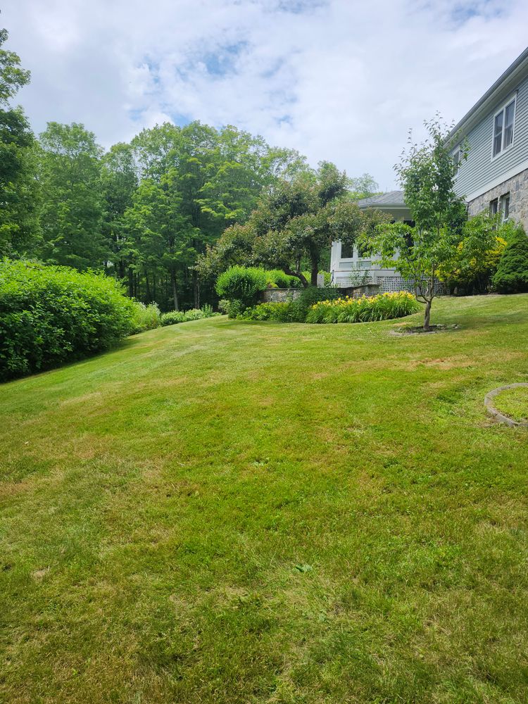 Lawn Mowing for Landscape Innovations LLC in Torrington, CT