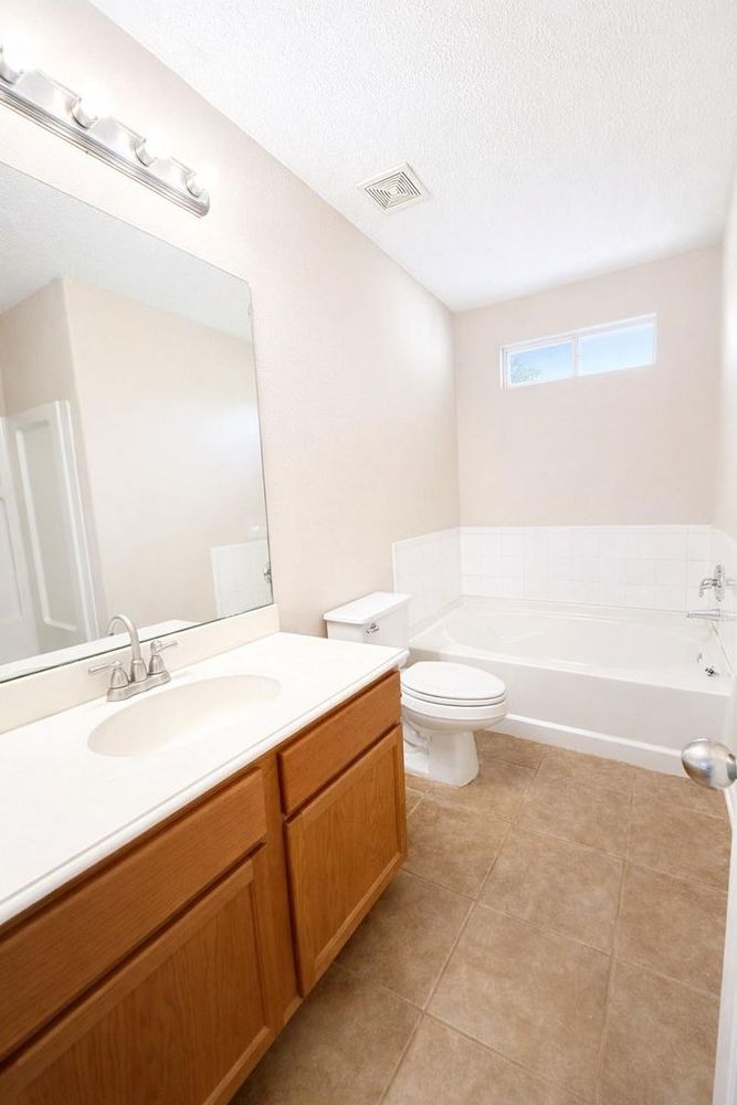 5320 Polk St #14, Houston, TX 77023 for Casa Antigua Realty in Houston, TX