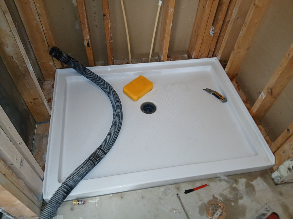 Makanda master and full bath for Dead Tree General Contracting in Carbondale, Illinois