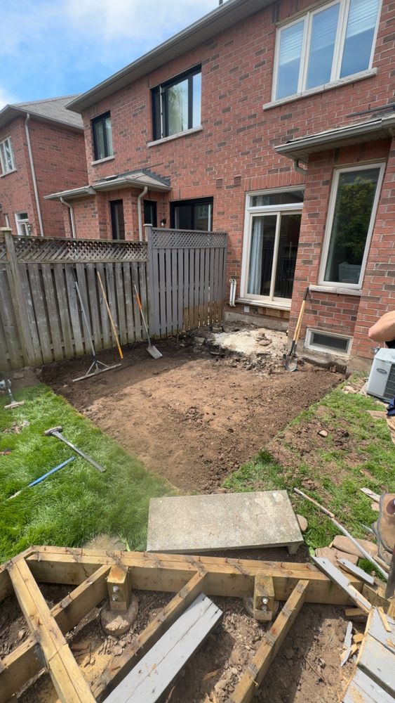 Landscape Construction for Calderwood Landscapes in Oakville, ON