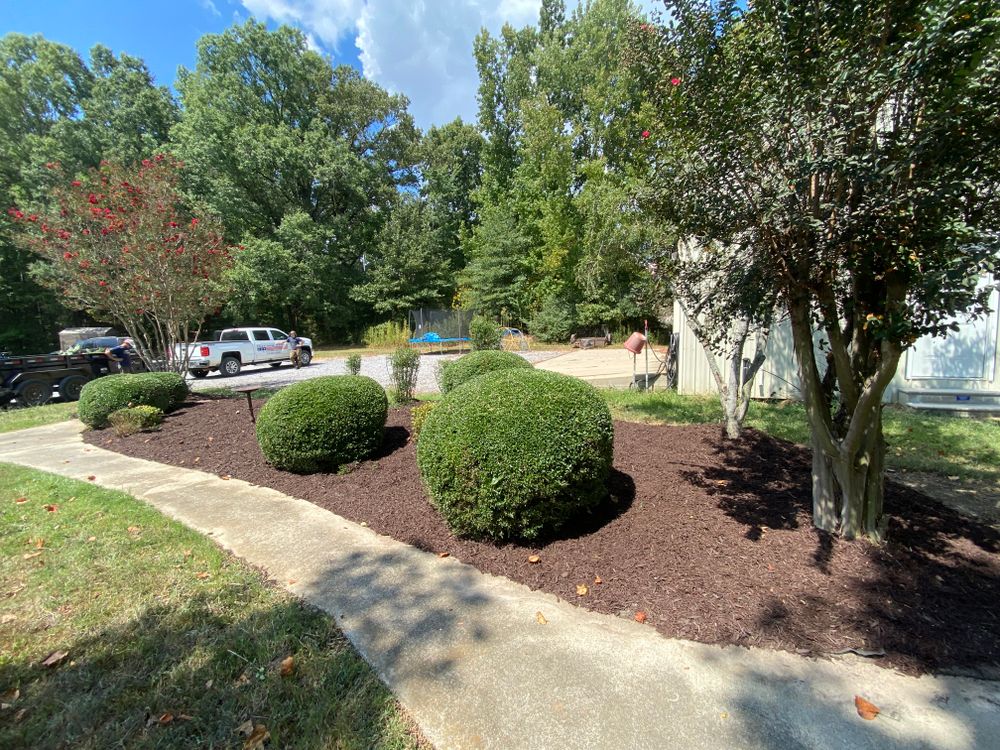Fall Clean Up for Freedom Works Lawnscaping in Dyer County, Tennessee