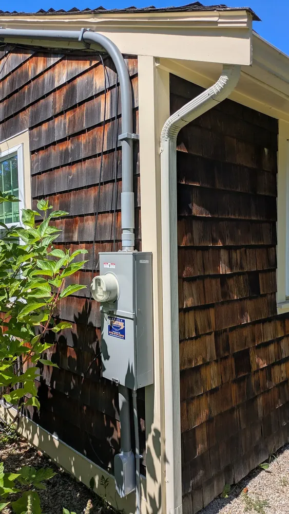 All Photos for Daniels Electric in Groveland, MA