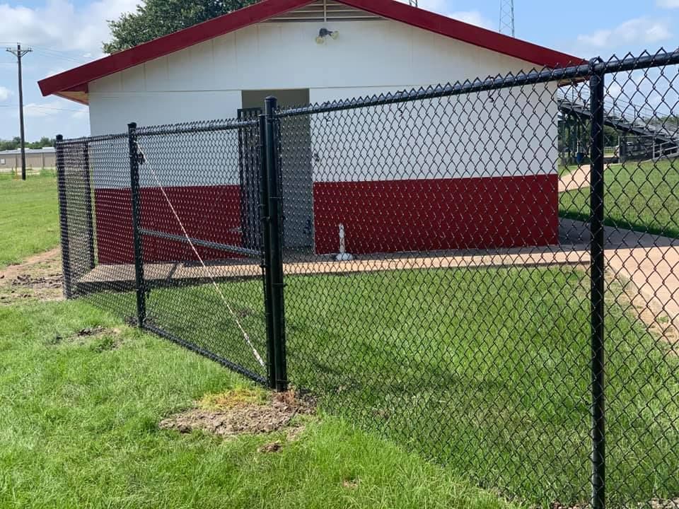 Black Chain Link Fencing for Pride Of Texas Fence Company in Brookshire, TX