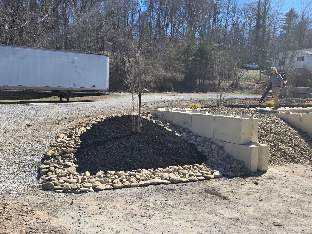 All Photos for Lafollette Mulch, Stone and Lawn Care in La Follette, TN
