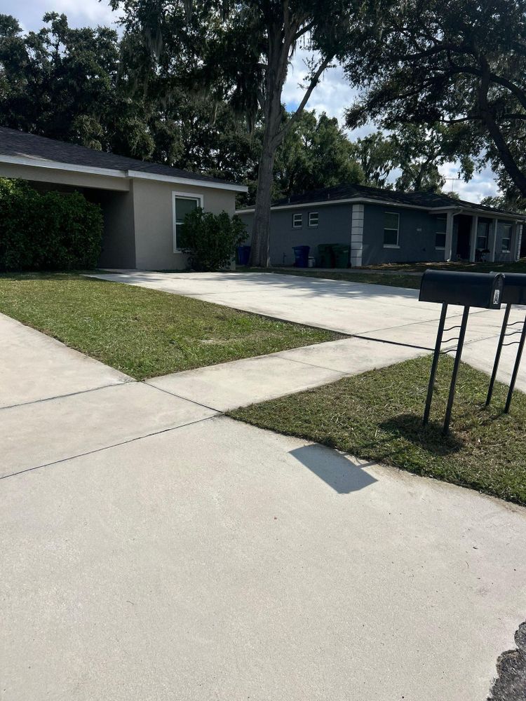 All Photos for Estrada All Pro Lawn Service in Auburndale, Florida