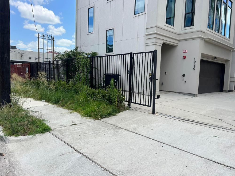 All Photos for Bobby’s lawn services in Baytown, TX