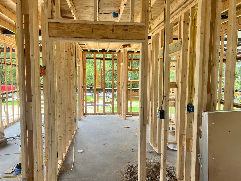 Electrician for Smith Electric in Oakwood, TX