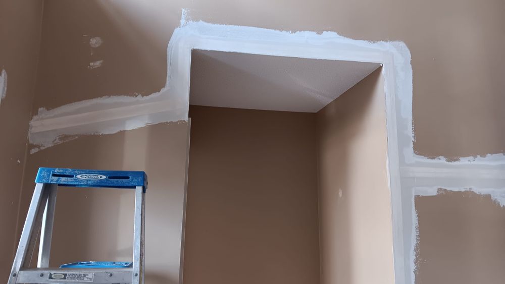 Fence and Full Home Interior Painting and Drywall repair for Dead Tree General Contracting in Carbondale, Illinois