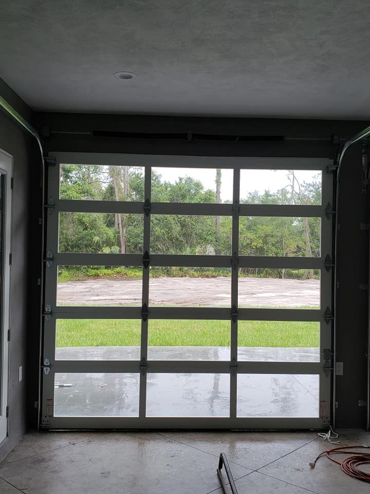 Garage Door Installation for Advantage Garage Doors, LLC in De Leon Springs, FL