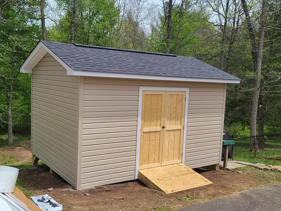In The Dry team in Blairsville, GA - people or person