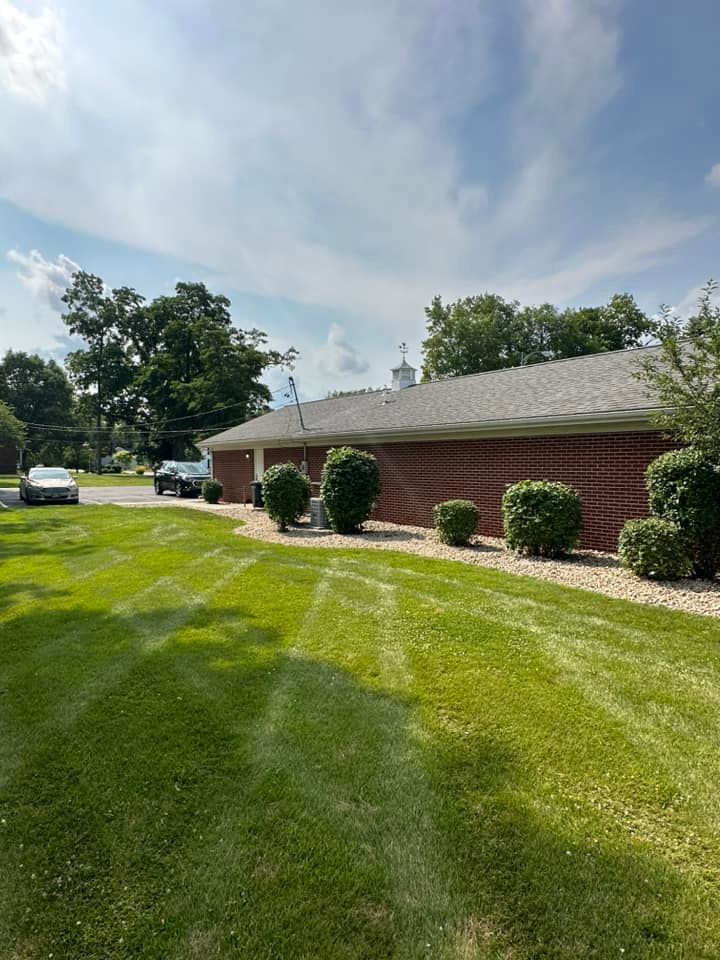 All Photos for FIRST CLASS GRASS LLC in Syracuse, IN