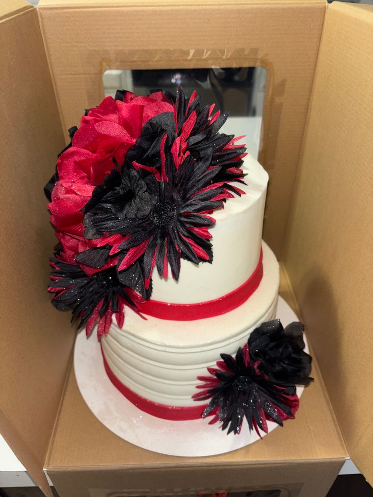Custom Cakes and Cupcakes for Crumble Creations in Springfield, IL
