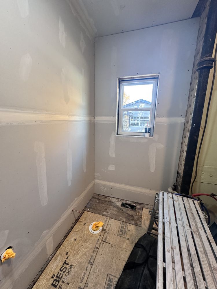 Steeleville bath for Dead Tree General Contracting in Carbondale, Illinois