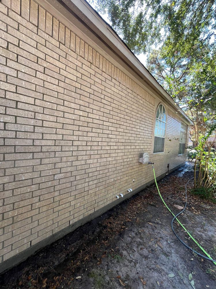 Home Softwash for E&E Pressure Washing Service, L.L.C. in Houston, TX
