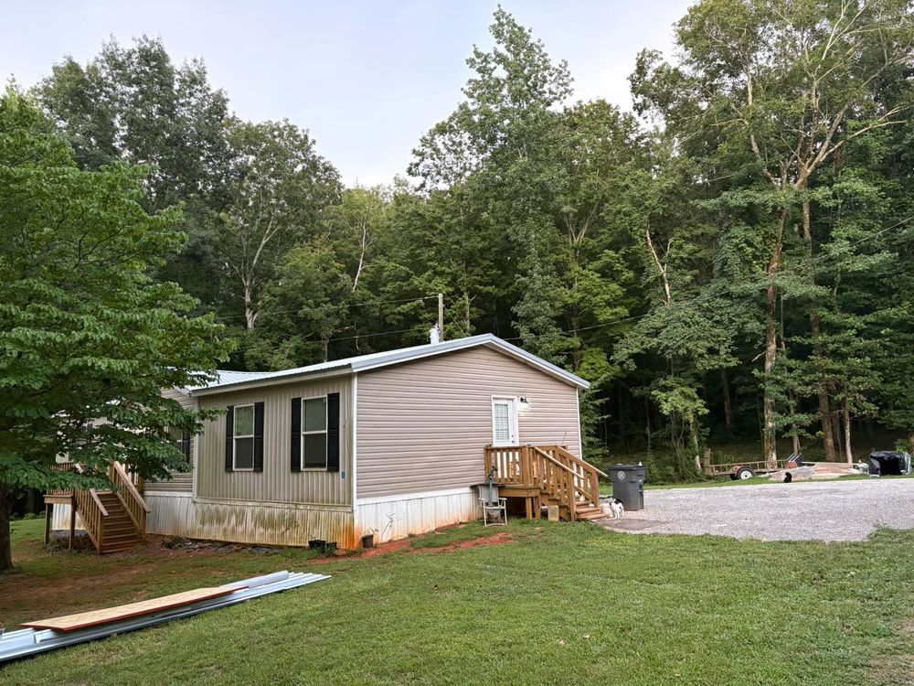 Roofing for Wood’s Roofing Solutions LLC in Addison, AL