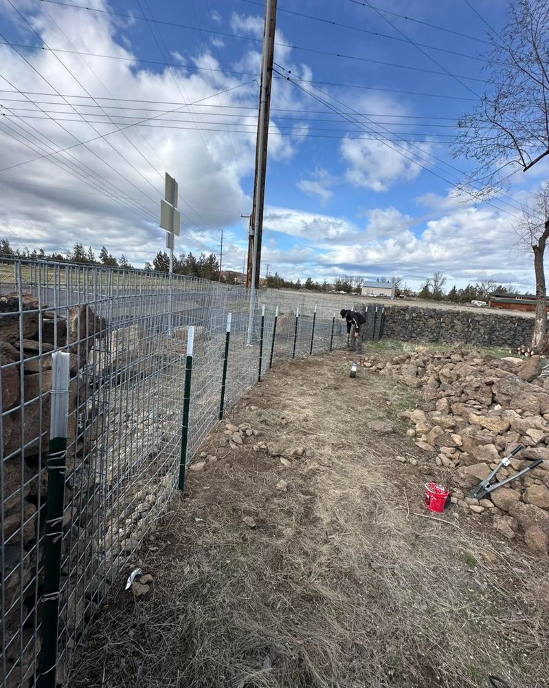 Outdoor Spaces for Double RR Construction in Madras, OR