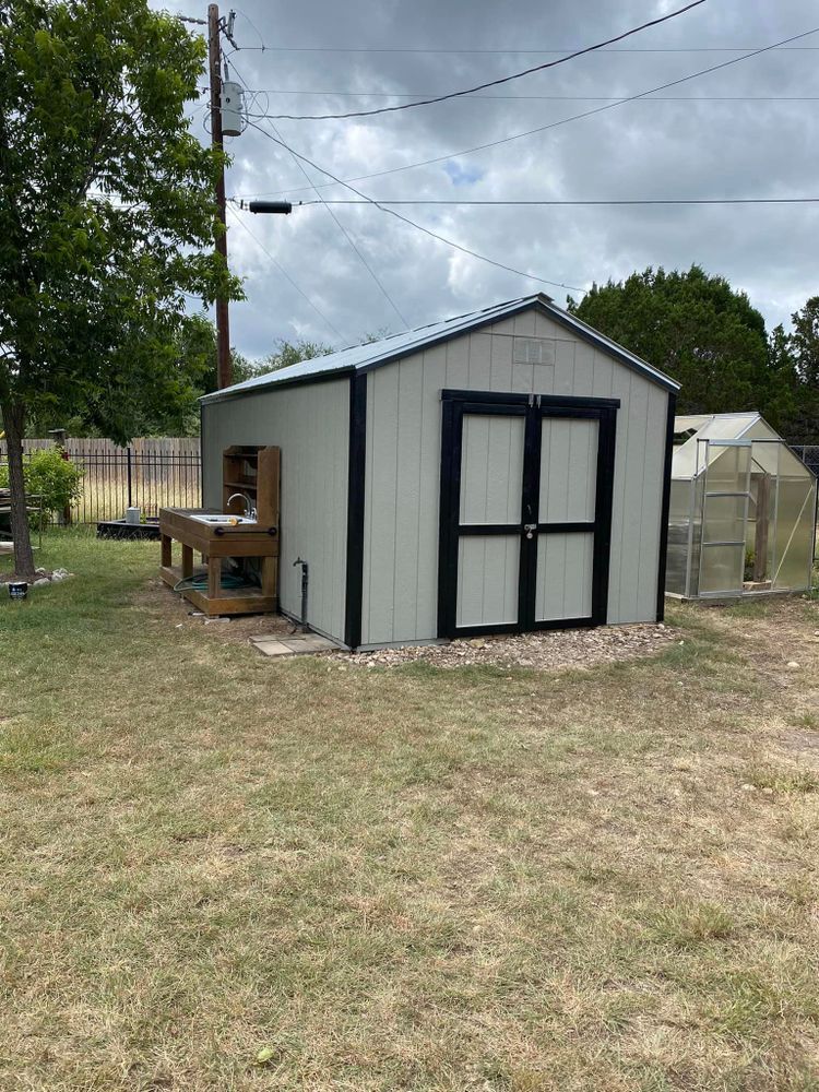 Exterior Renovations for De Leon Carpentry & Renovation  in Leakey, TX