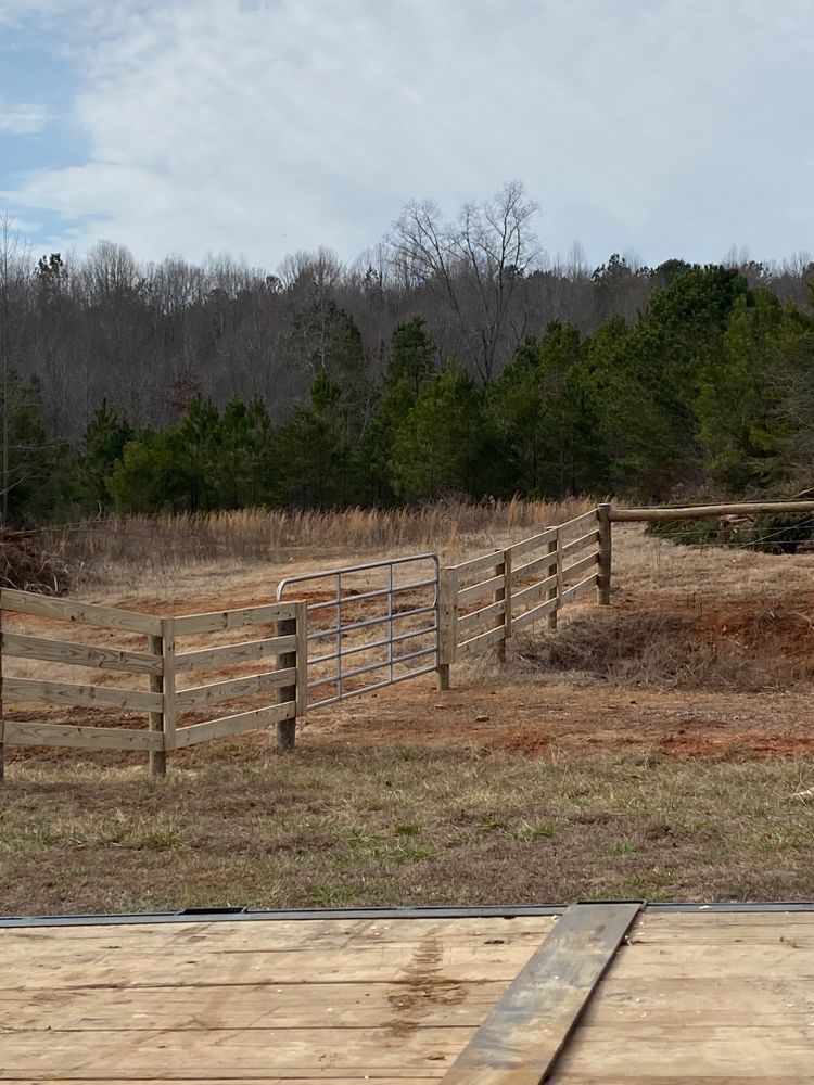 Fence for LB Fencing & Services in Archdale, NC