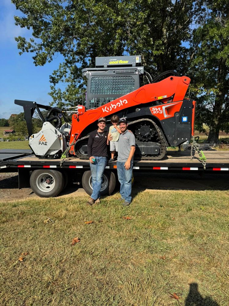 Hunt’s Hauling & Landworks LLC team in Danville, VA - people or person