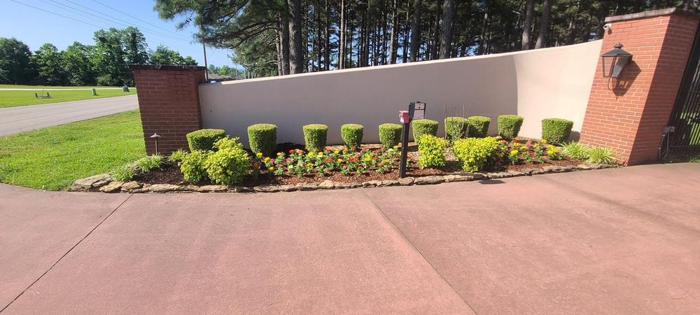 Landscaping for Dawson’s Lawn Care in Hamilton, OH